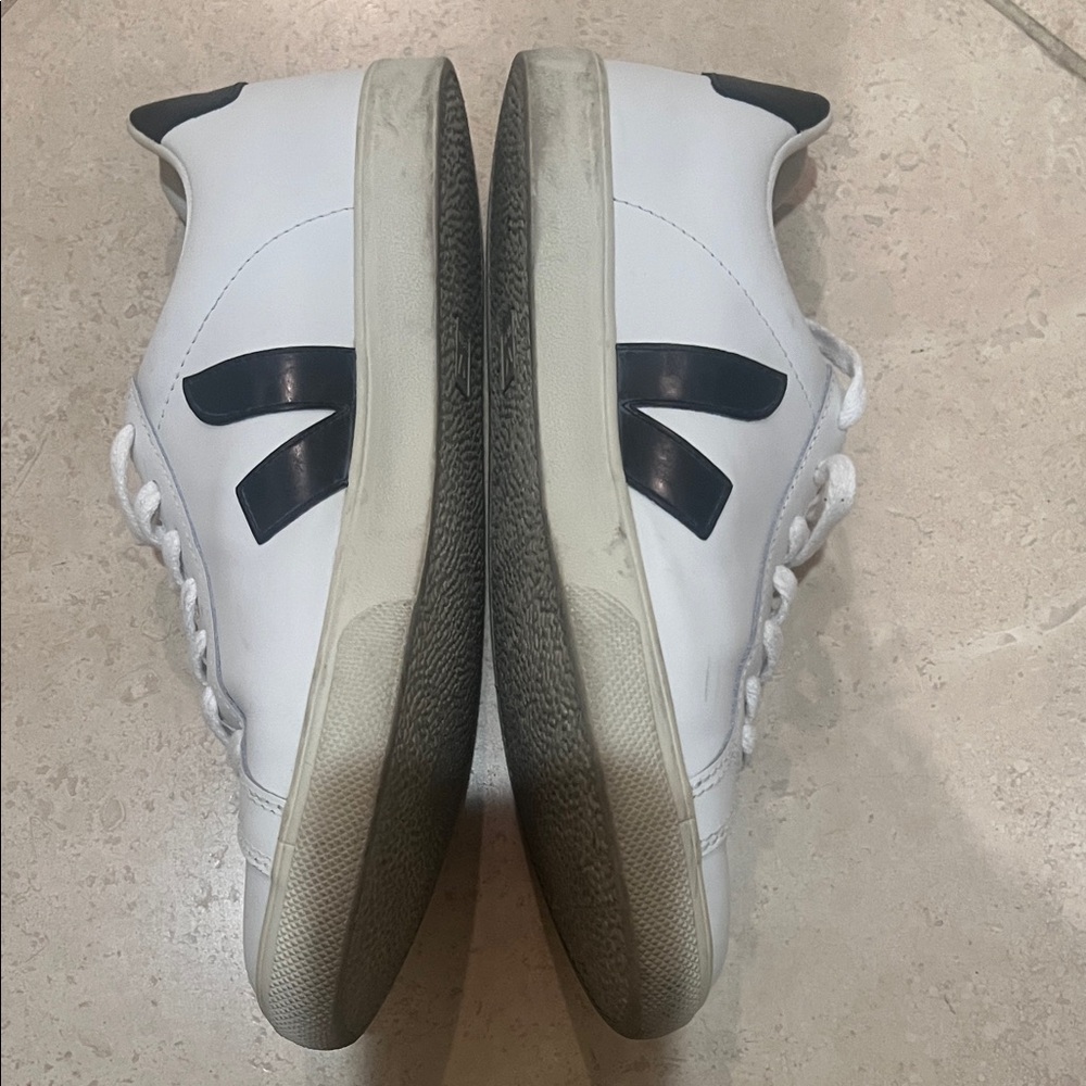 Veja White Leather Sneakers with Black V Accent -Size 39 Euro (8) - Picture 7 of 8
